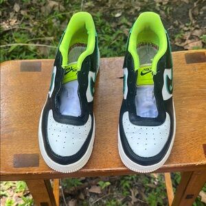 Nike Black and White Sneakers Classic Athletic Design